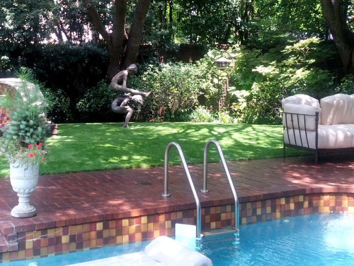 Synthetic Grass Gloucester Massachusetts Lawn Pavers Front